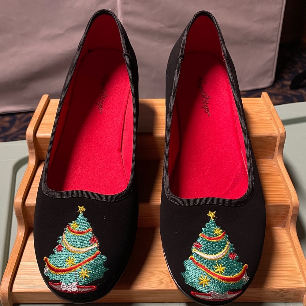 Festive Black Christmas Tree Flats - Picture 8 of 9